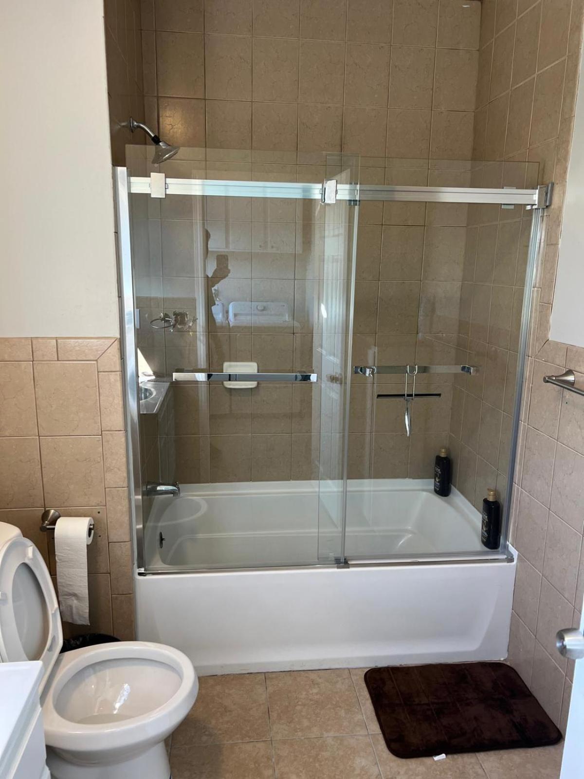 Spacious Private In Prime Location With Amenities