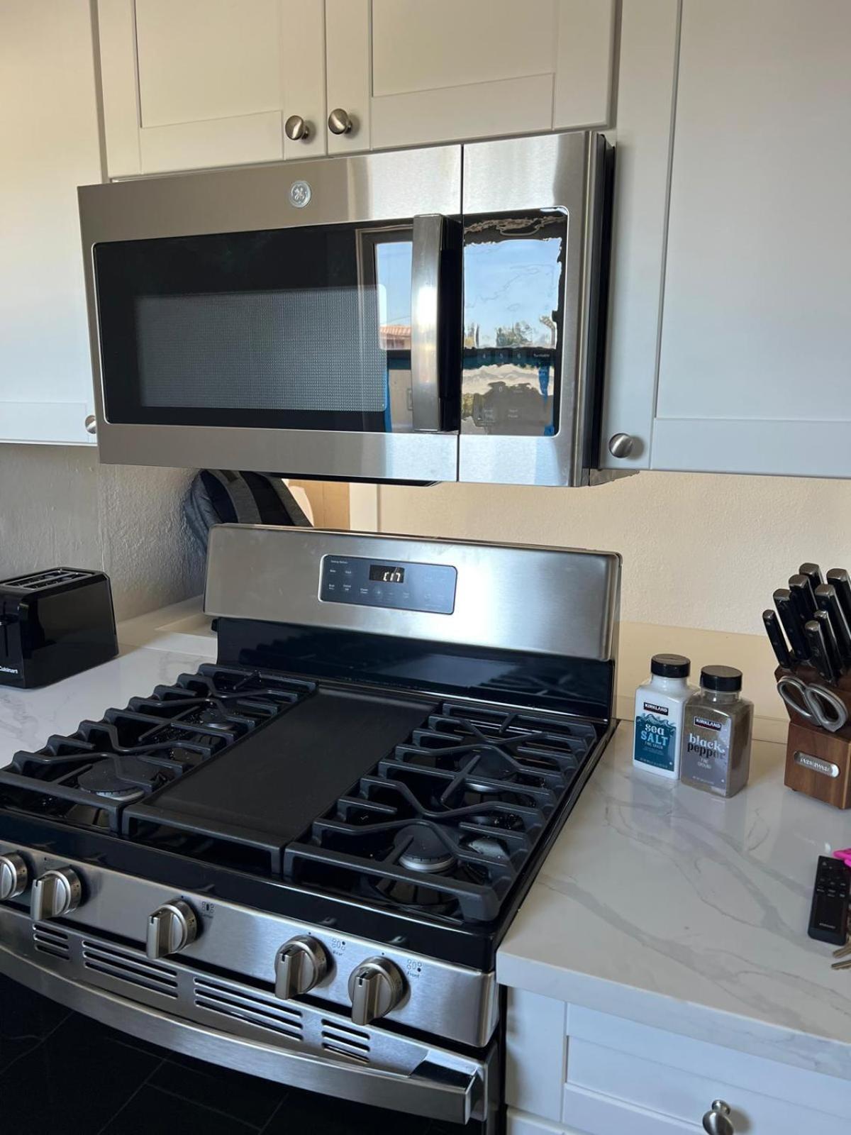 Spacious Private In Prime Location With Amenities Séjour chez l'habitant