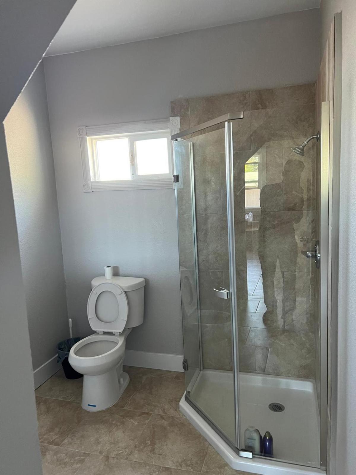 Spacious Private In Prime Location With Amenities