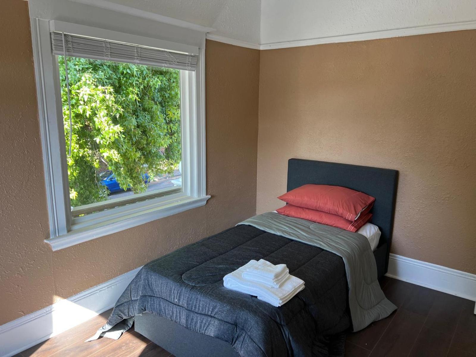 Spacious Private In Prime Location With Amenities * Berkeley